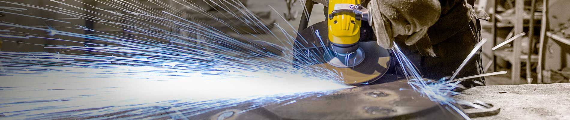 Industrie-Werkzeug beim Schleifen in der Fertigung